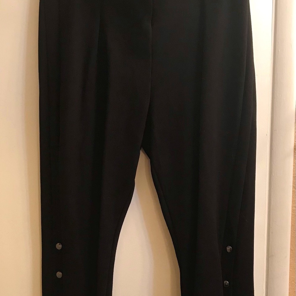 Nygard Luxe Slims black pant w snaps at lower legs